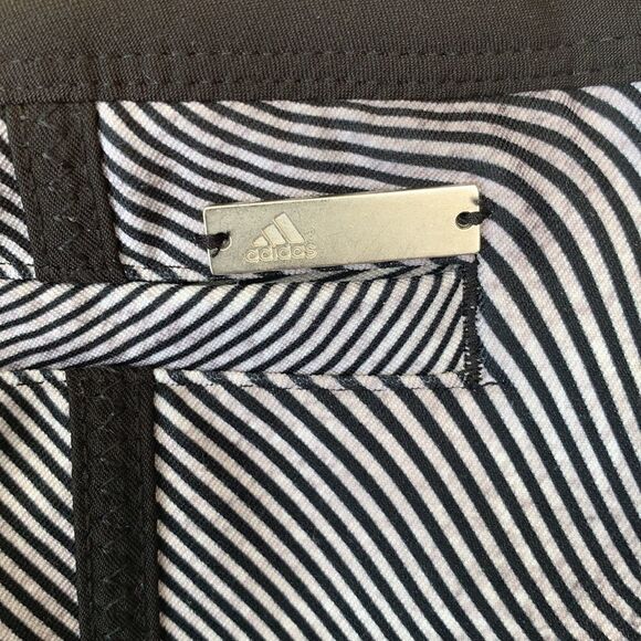 EUC WOMEN’S ADIDAS GOLF SKORT SIZE MEDIUM - Picture 3 of 6